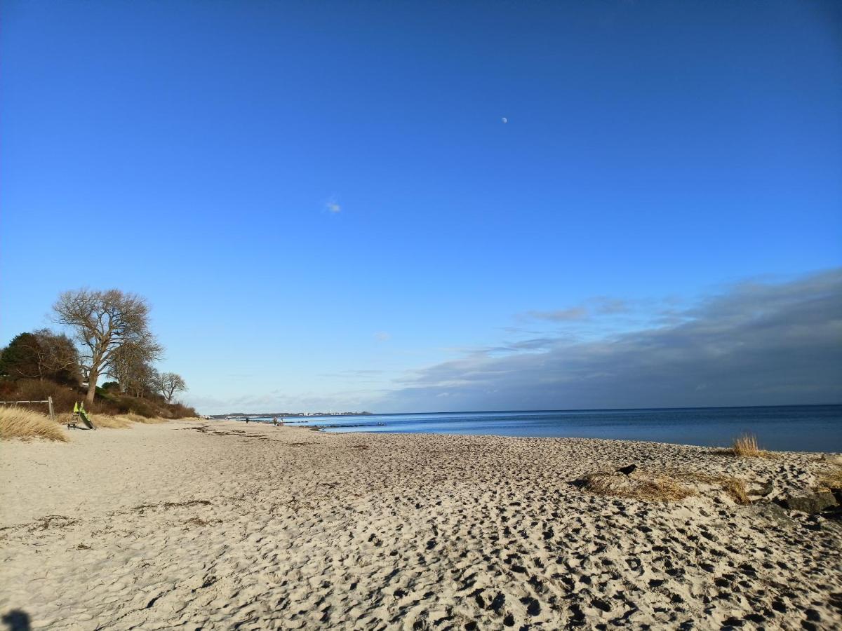 Wohnung Mit Traumhaftem Meerblick Und Schwimmbad Sierksdorf Kültér fotó